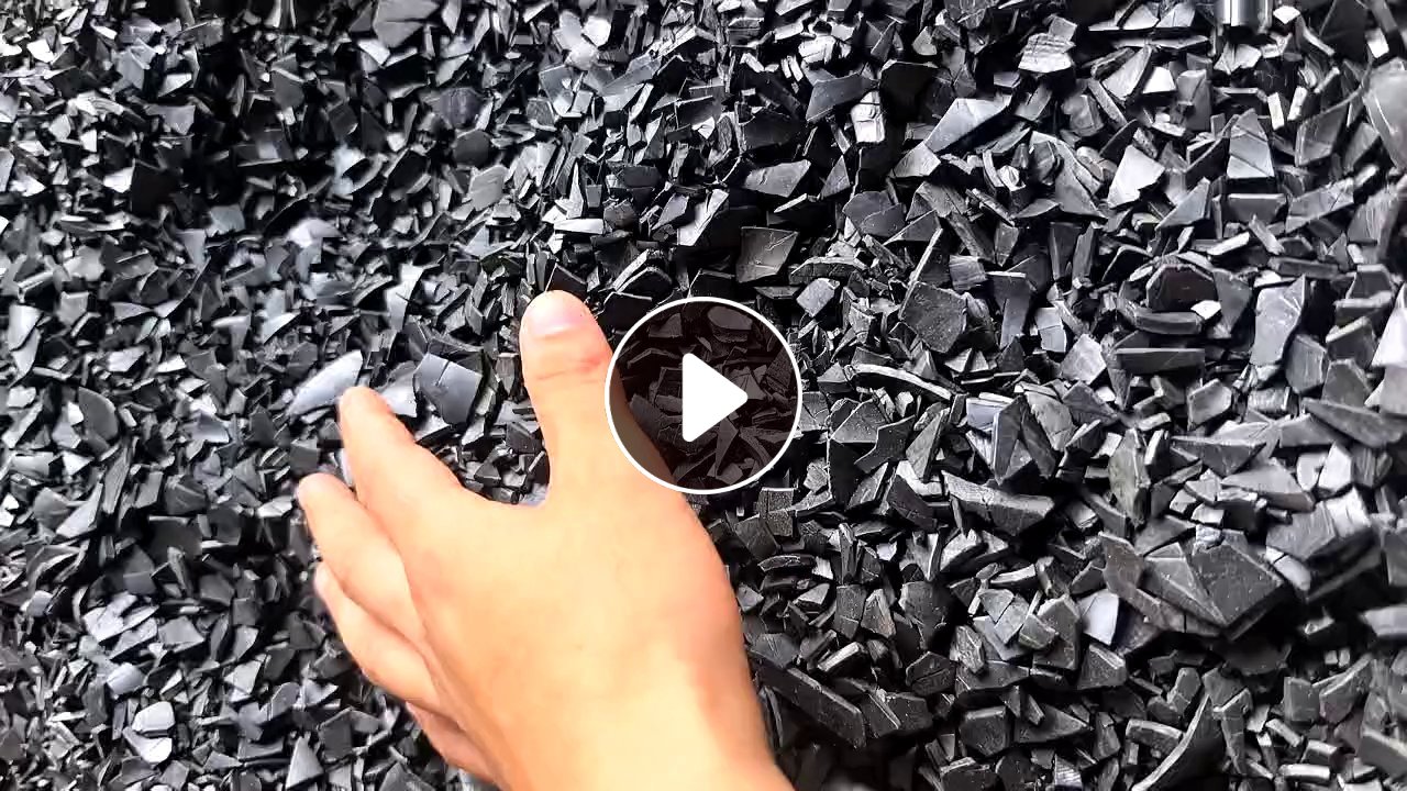 长期出售电缆皮PVC破碎料  包上机，清一色黑皮
