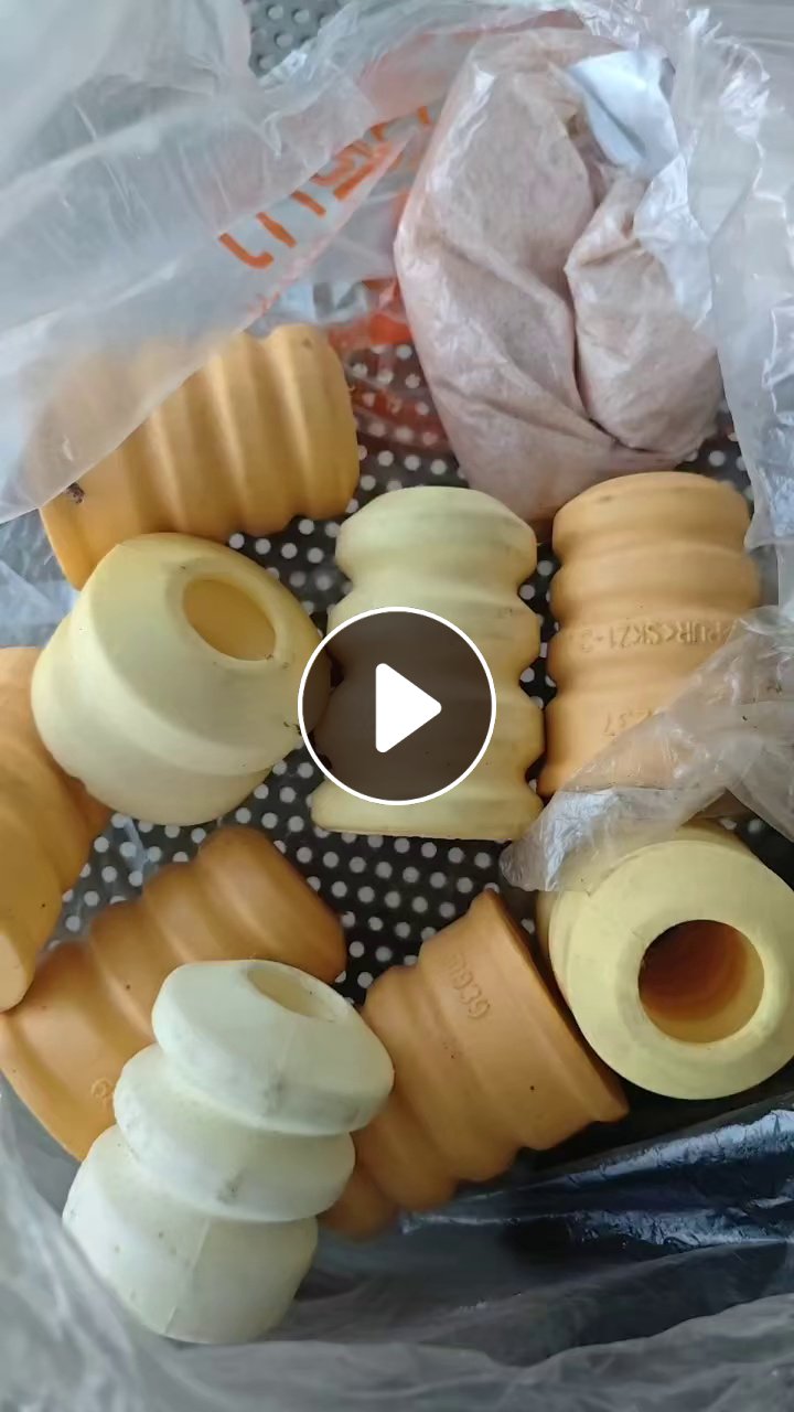 长期出售成箱的聚氨酯废料，现货10多吨