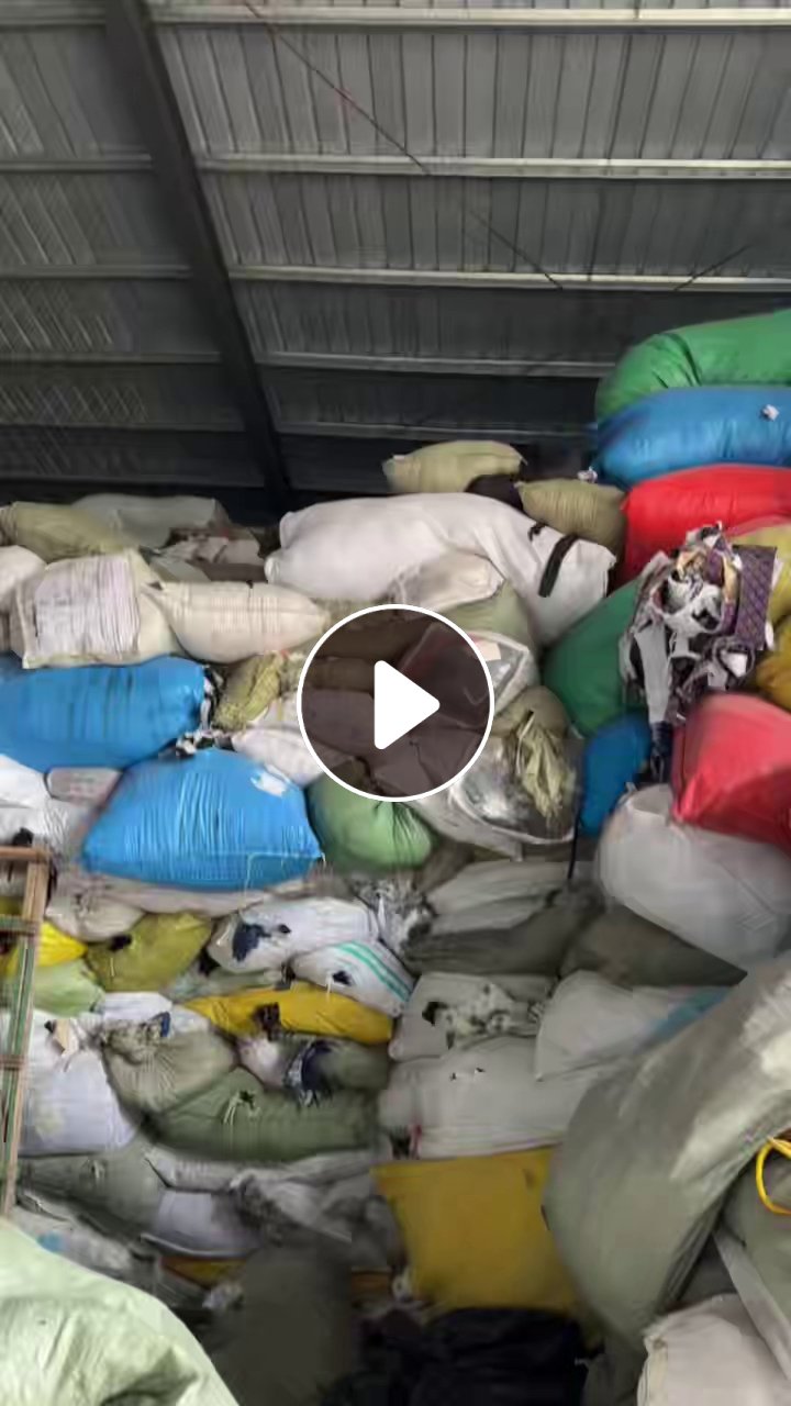 长期大量出售老色梭织氨纶废布，氨纶造粒布，货在山东济宁
