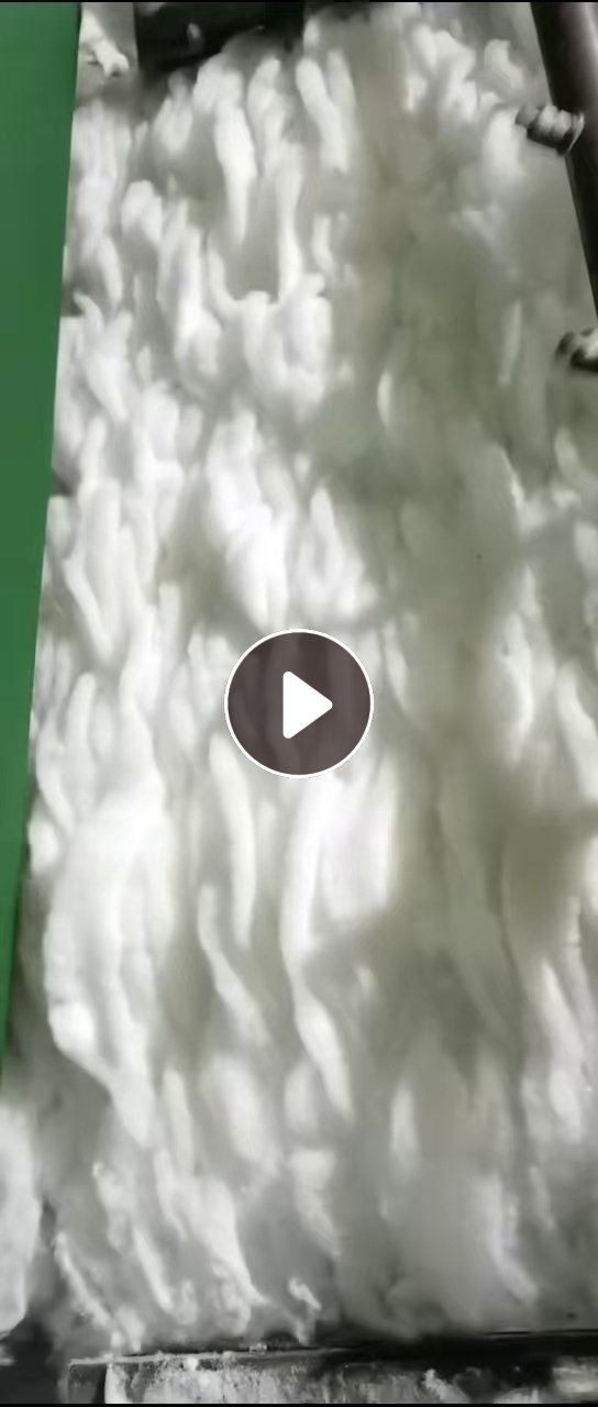 开花厂长期出售涤纶废布开花棉，开松棉，现货30吨，在浙江绍兴。