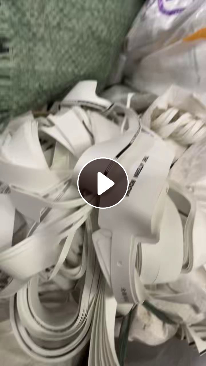 出售tpu薄膜料，另外也有胸贴厂下来的tpu边角料，长期供应