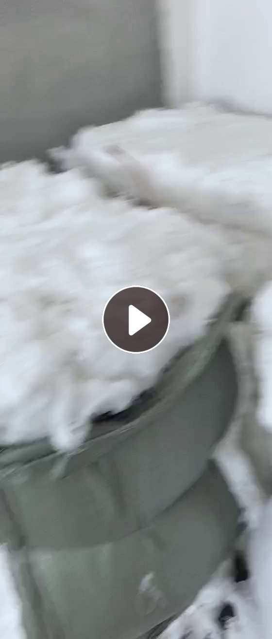 长期出售织布厂下来的边角料，回花，回丝，，月供十几吨，货在湖北襄阳