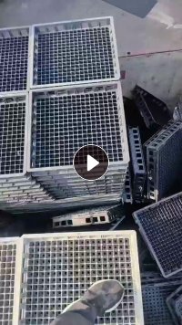 出售新能源的汽车周转筐，PC加纤15%，现货210吨