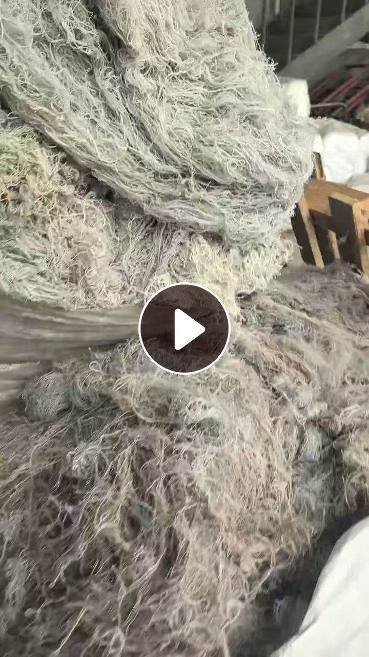 长期出售布边纱，布边纱头，有涤纶、粘胶、山羊毛混合的，统货出，月供一百吨，在浙江宁波