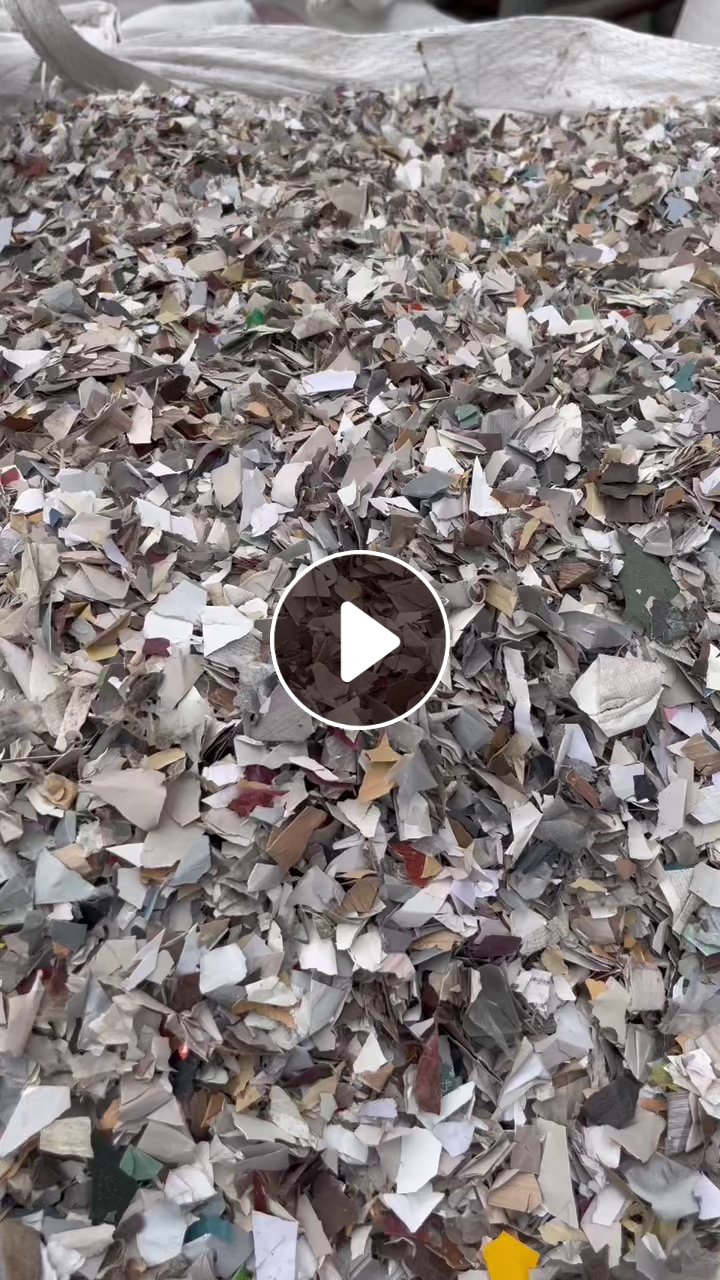 出售PVC墙纸粉碎料，现货20吨