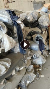 出售牛仔库存布，牛仔处理布，有成卷的也有散装的，颜色很多种，现货有20几吨，货在江苏常州