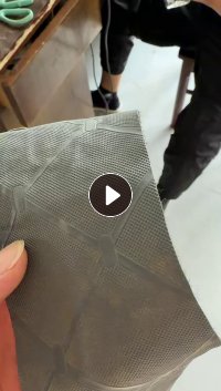 长期出售PVC皮革下脚料，皮革边角料，一边皮革一边绒的，月供100吨
