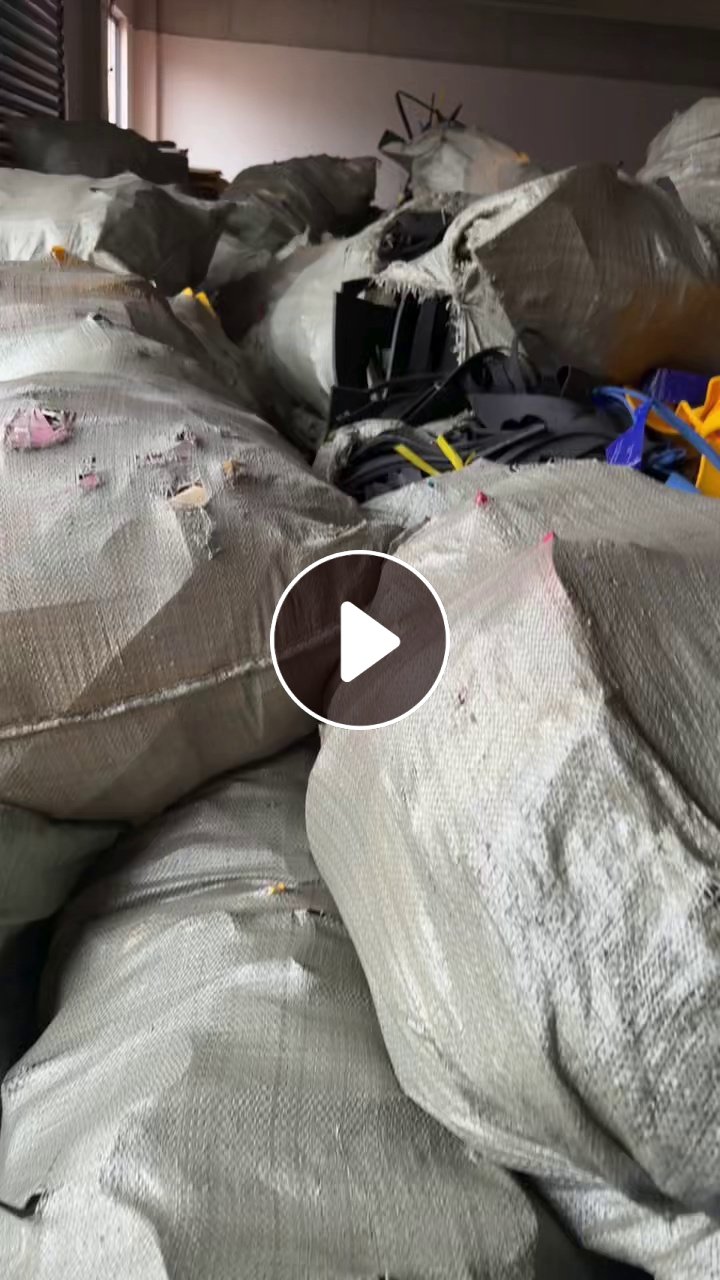 出售Eva鞋底发泡料，现货有个9.6，免费去拉