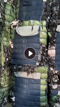 长期出售涤棉牛仔废布，85棉牛仔废布，牛仔下脚料，可以褪色用，现货1个柜，在广东中山