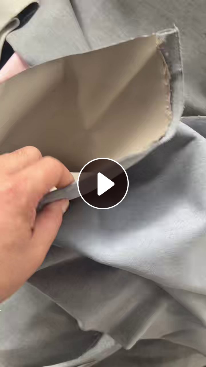 出售PVC皮革边角料，皮革厂下来的，现货几吨