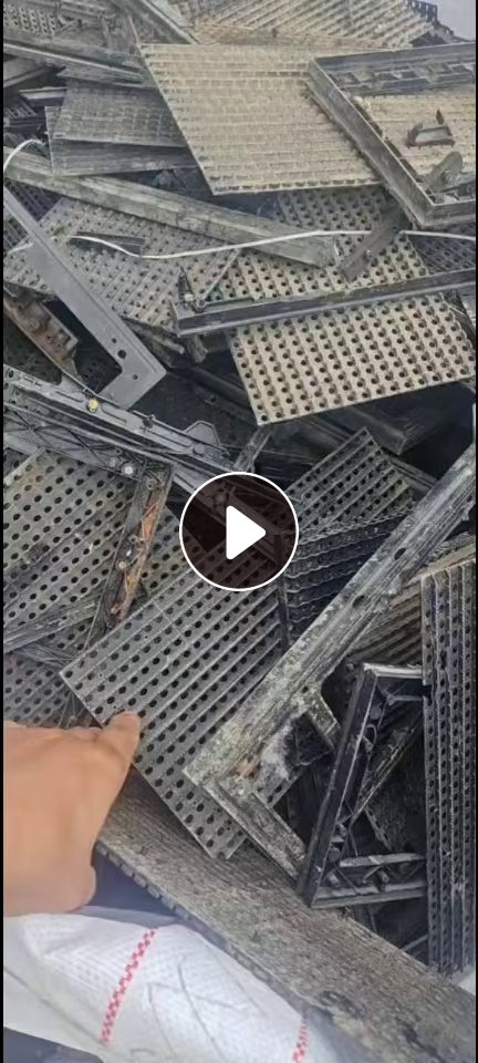 出售led屏拆解下来的abs/pc合金毛料，现货30吨