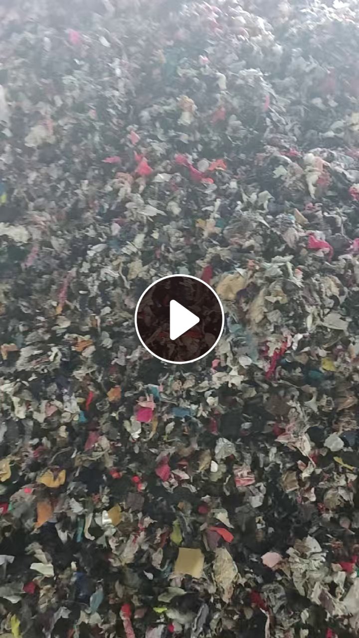 长期出售废纺破碎料，燃烧料，4破料，加了2层工业垃圾的，日产200吨，在山东枣庄。