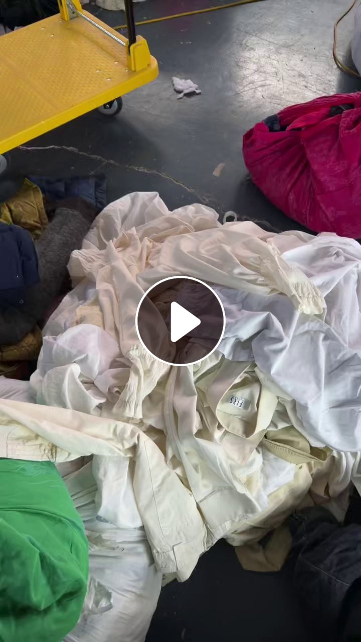 长期出售旧衣服大白，大白开花料，现货6米8车，在江苏无锡。