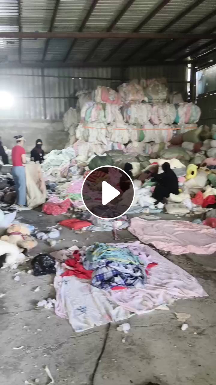 长期出售旧丝绵被，丝绵被，现货30吨，货在甘肃白银