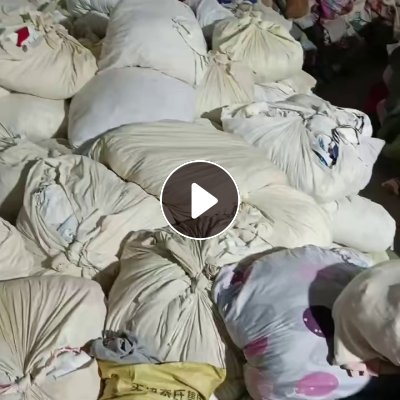 长期出售旧衣服白料，开花料，现货十几吨，在天津西青。