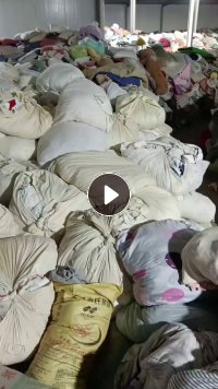 长期出售旧衣服白料，开花料，现货十几吨，在天津西青。