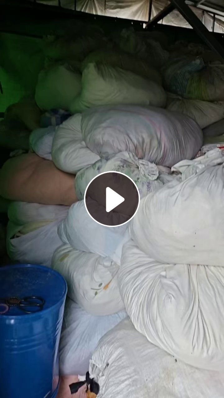 长期出售旧衣服大白，白料，开花料，月供两车6米8，货在湖北武汉