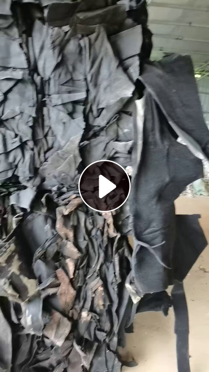 长期出售涤纶汽车地毯边料，汽车地毯下脚料，现货几十吨，在江西南昌。