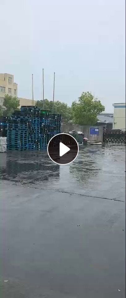 长期出售pet卷膜废料，无胶，中间带点黑粉，现货100吨