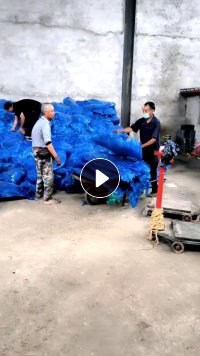 长期出售装蔬菜保鲜膜下来的软质pvc蓝膜废料，干净人工分拣，现货20多吨