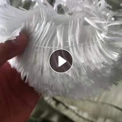 长期出售无碱玻璃纤维布边纱，淀粉型，中间那根是棉线，现货有六七吨，货在山东济宁