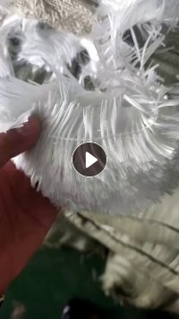 长期出售无碱玻璃纤维布边纱，淀粉型，中间那根是棉线，现货有六七吨，货在山东济宁