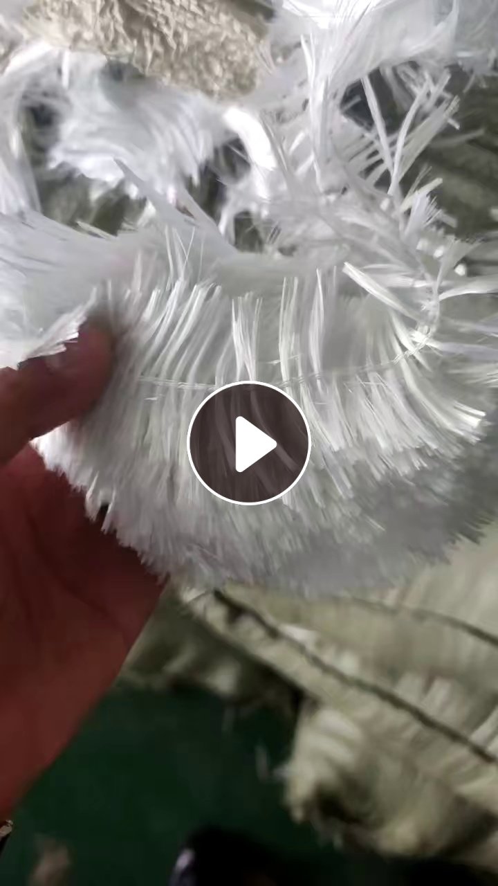 长期出售无碱玻璃纤维布边纱，淀粉型，中间那根是棉线，现货有六七吨，货在山东济宁