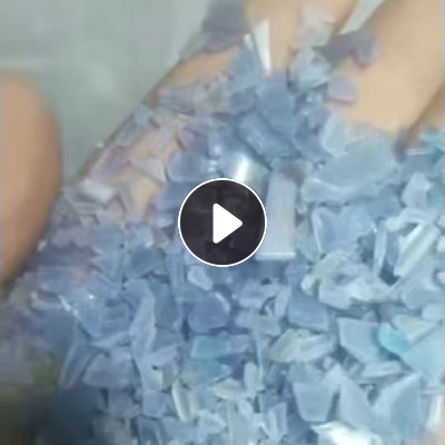长期出售中性PVC破碎料，中性的服装模板粉碎下来的，现货10吨左右