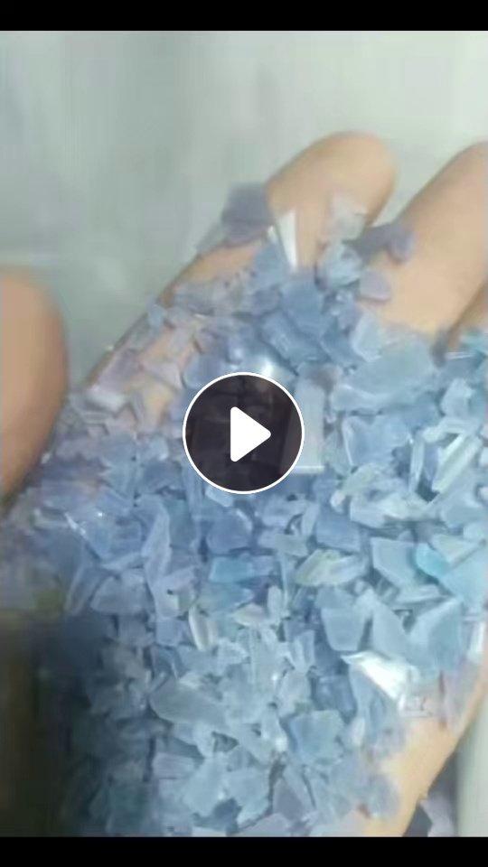 长期出售中性PVC破碎料，中性的服装模板粉碎下来的，现货10吨左右