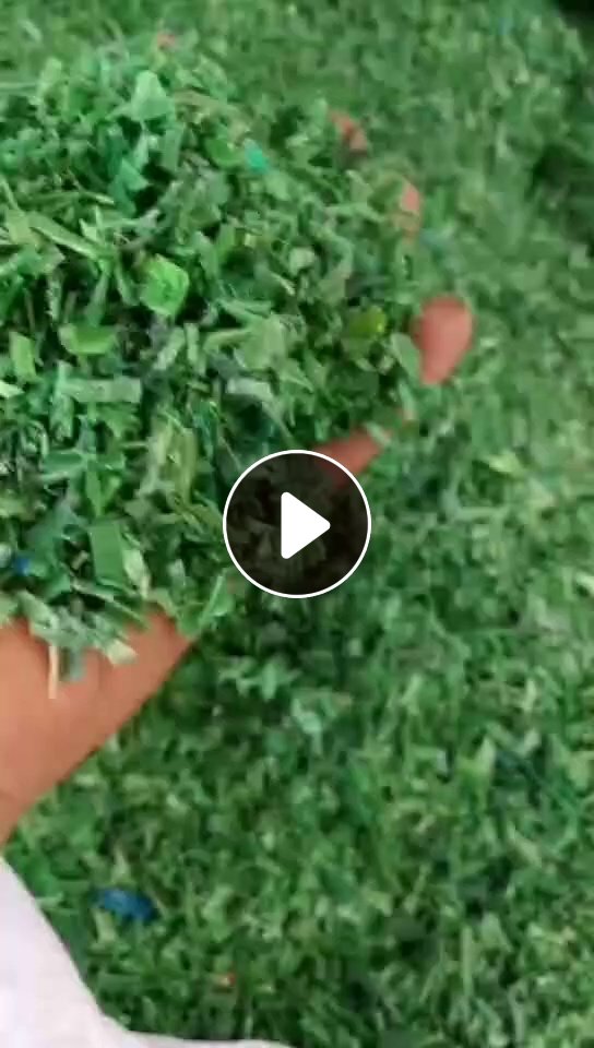 出售纯pet打包带破碎料，水粉出来的，黑色和绿色有分开，现货40吨，月产130吨