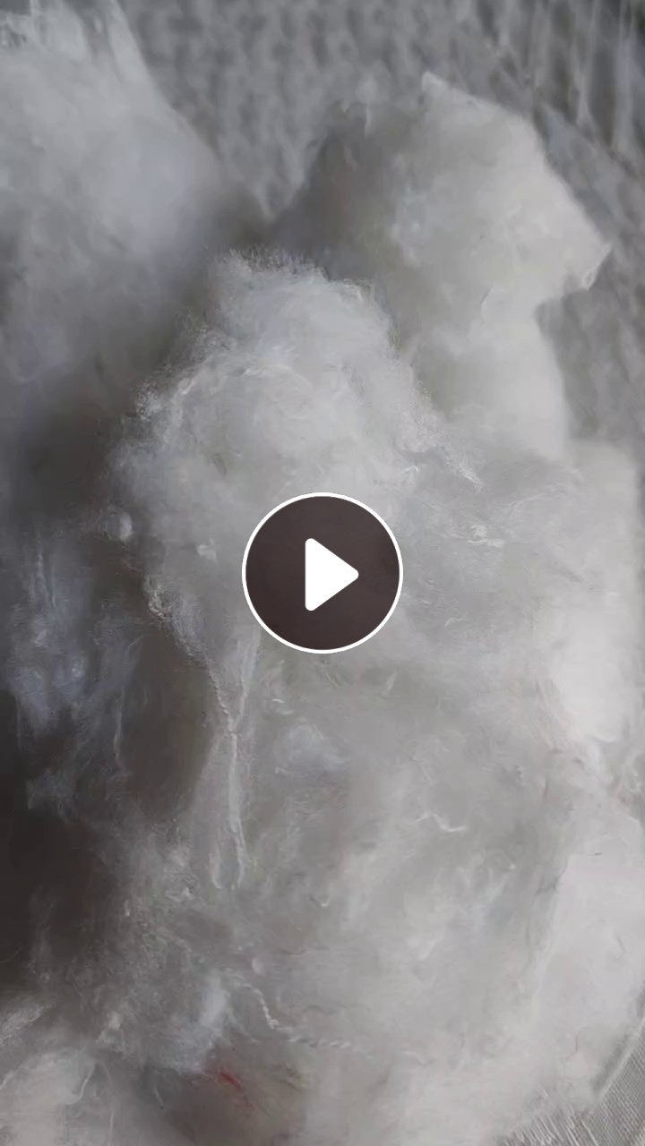 长期出售白色毛衣片开的开松棉，开花棉，纤维长度3公分左右，厂在河北保定