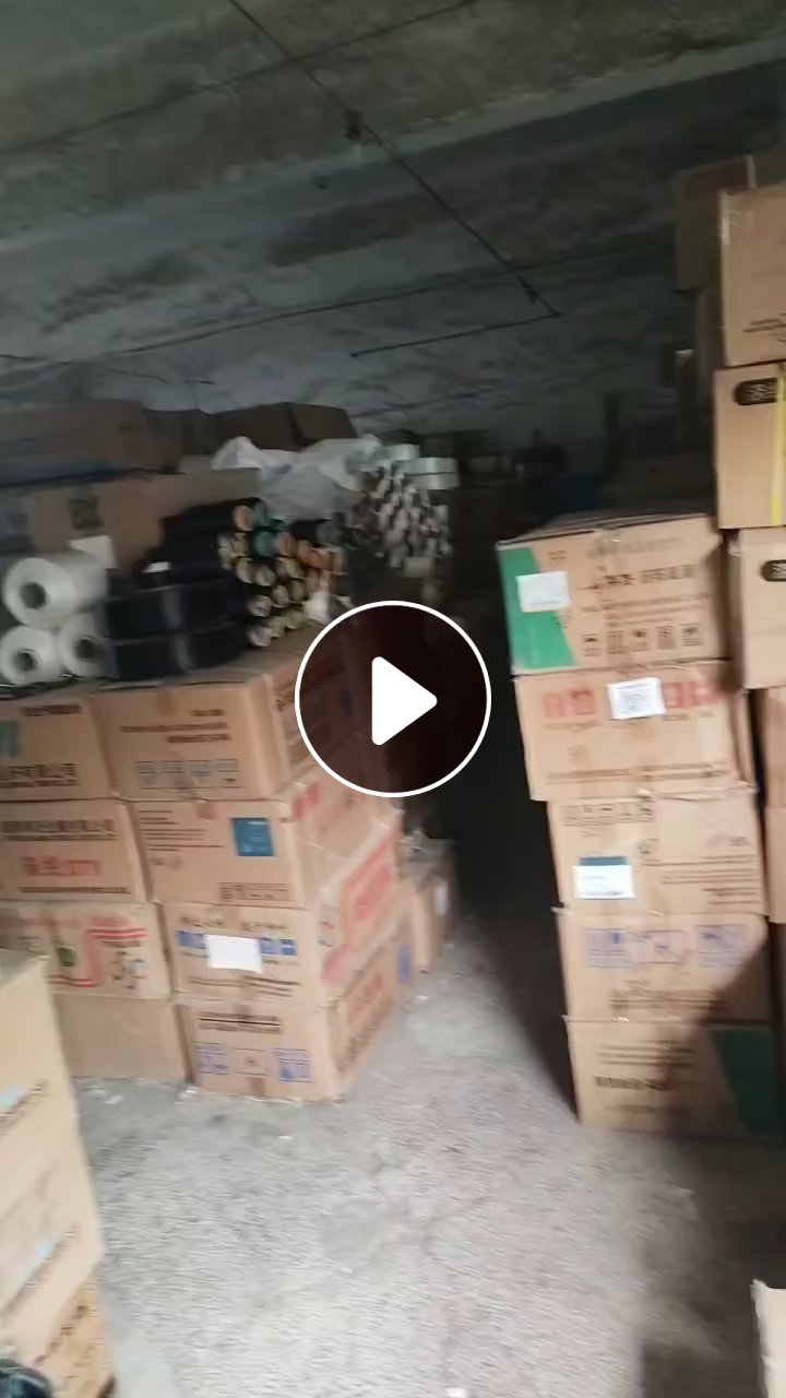 长期大量出售涤纶库存丝，涤纶丝，现在有70-200D的，乱批号，可以织手套和做包芯绳用，在浙江绍兴