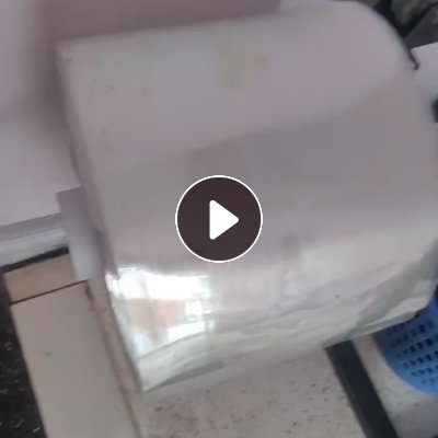 出售PET聚酯薄膜废料（纯）大概有10吨左右，PE白膜大概是1吨多，杂色PE膜大概是0.5吨左右