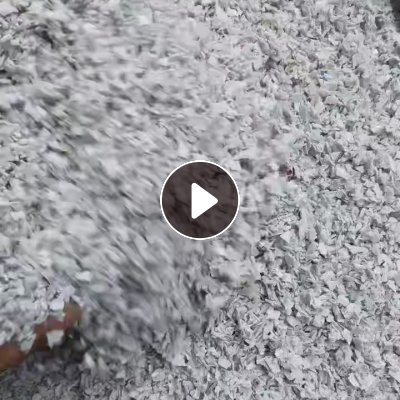 出售白色中性偏软pvc墙纸破碎料，现货够车