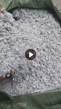 出售白色中性偏软pvc墙纸破碎料，现货够车