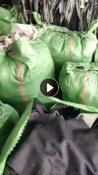 长期出售裁剪下来的牛仔废布，涤棉牛仔废布，纯棉材质都有，化纤牛仔现货20多吨，货在贵州黔西南