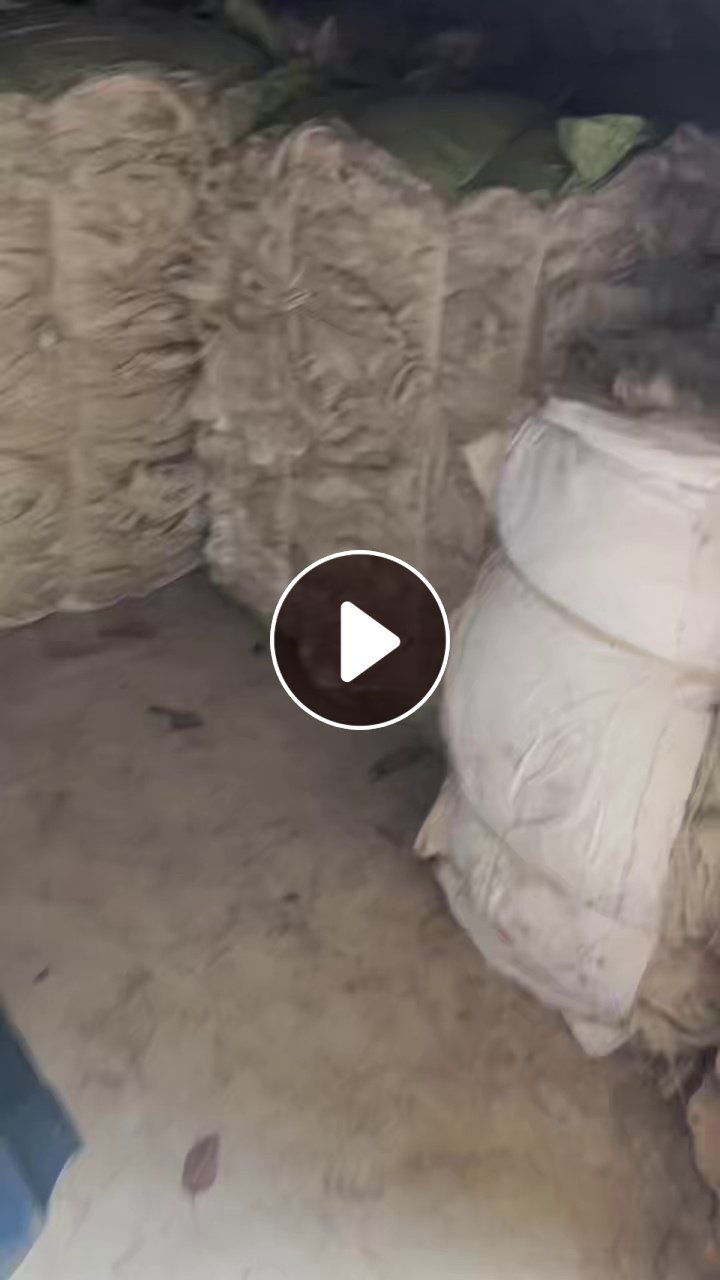 长期出售涤棉回丝，涤棉废丝，含棉20%，有带浆，方便做织布用，现货10吨，在四川南充。