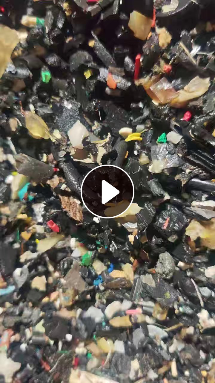 长期出售拆车下来的杂橡胶破碎料