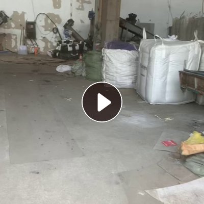 出售B级PET吸塑盒破碎料，A级B级混打的，现货6米8一车，10吨左右