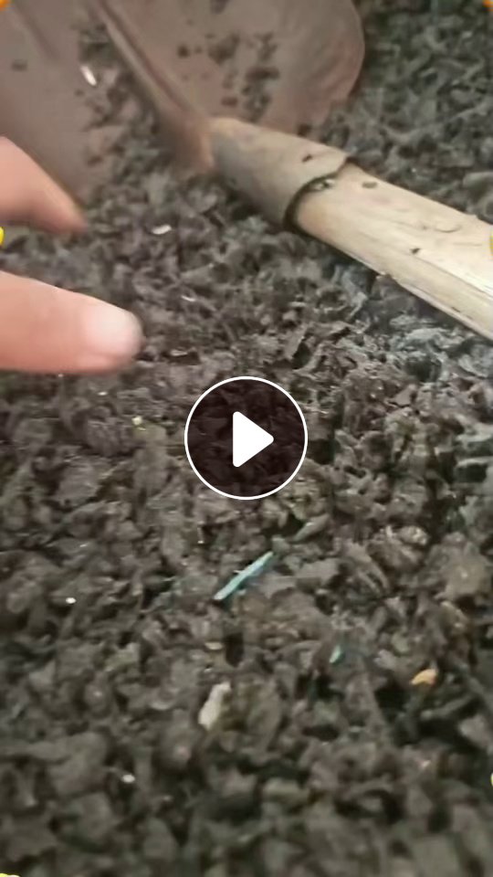 出售高压缆皮破碎料，压塑造粒添加用，现货40吨左右