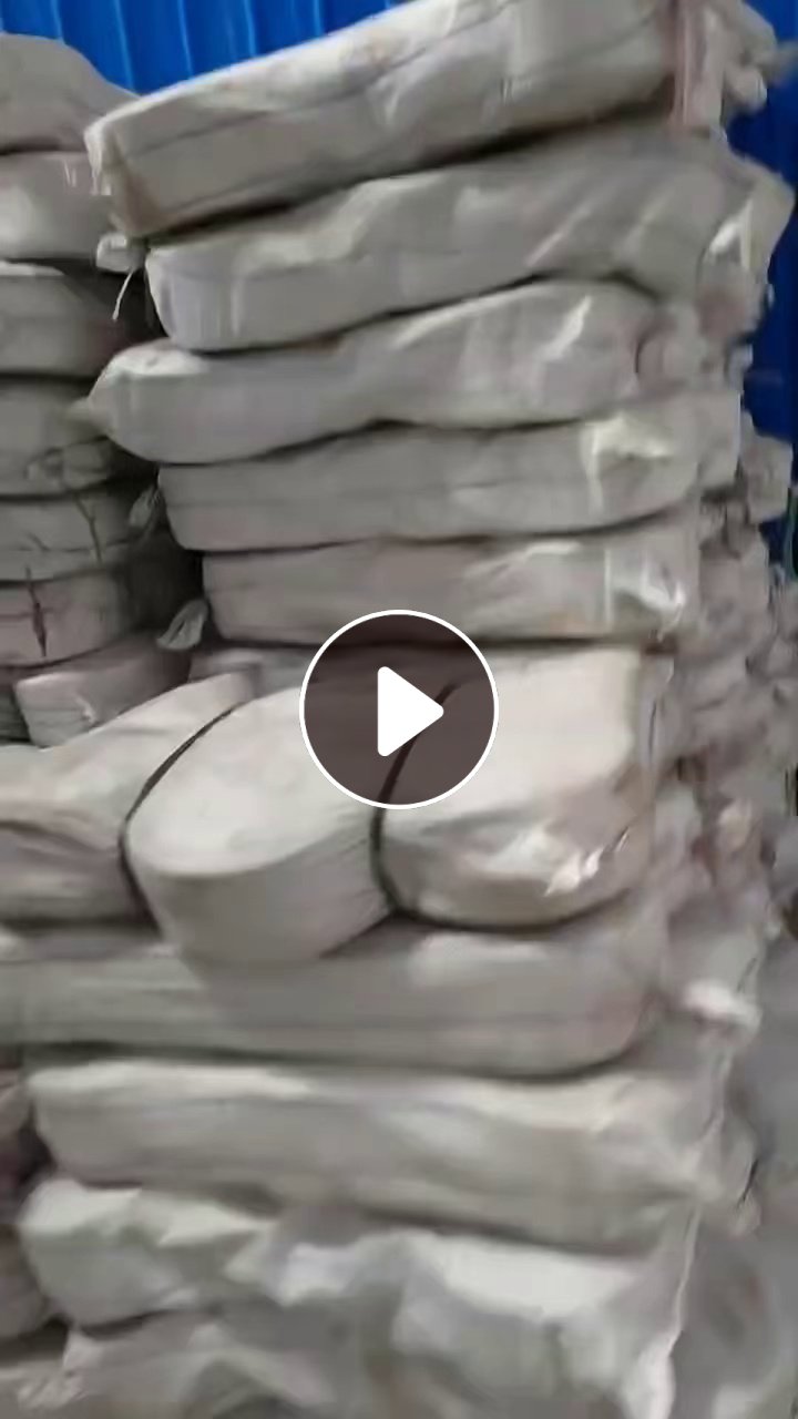 出售环锭纺下来的库存棉纱，7-16支的，有涤黏，涤棉等材质，现货三十多吨，货在广东广州