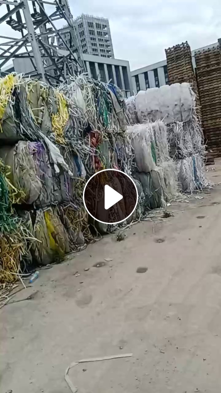 长期出售纯透明的pp打包带毛料，现货10多吨
