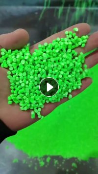 出售各种颜色的纯PVC电缆皮分色颗粒，网子是固定的一层钢丝网120目➕两层铁丝网80目