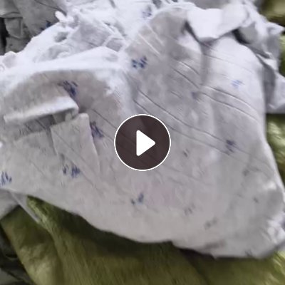 长期出售服装厂下来的涤棉废布，纯棉废布，涤纶废布只分颜色卖，月供几十吨，货在山东济宁