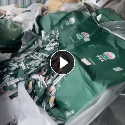 长期出售无纺布袋边角料，外卖袋边角料，月供6-7吨，货在广东佛山