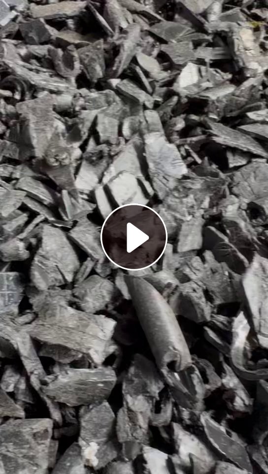 长期出售锂电池厂下的abs/pc合金破碎料，清洗甩干加脱水，现货10吨