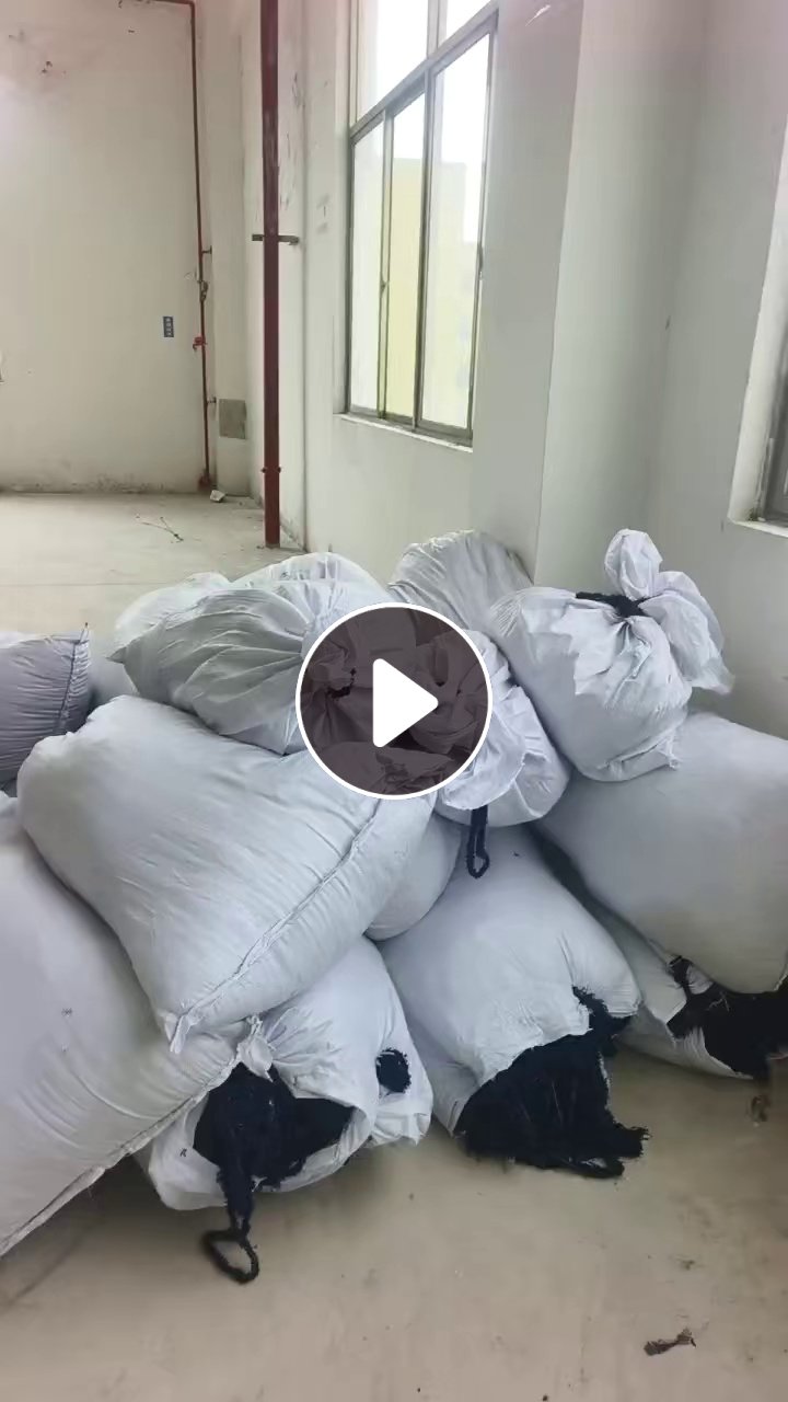 出售各种布边纱，废纱，有棉的，有化纤的，也有牛仔废布，都有分拣，现货有四五十吨，货在江西抚州
