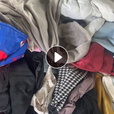长期出售旧衣服黑料，旧衣服开花料，现货十五吨左右，货在河北邯郸