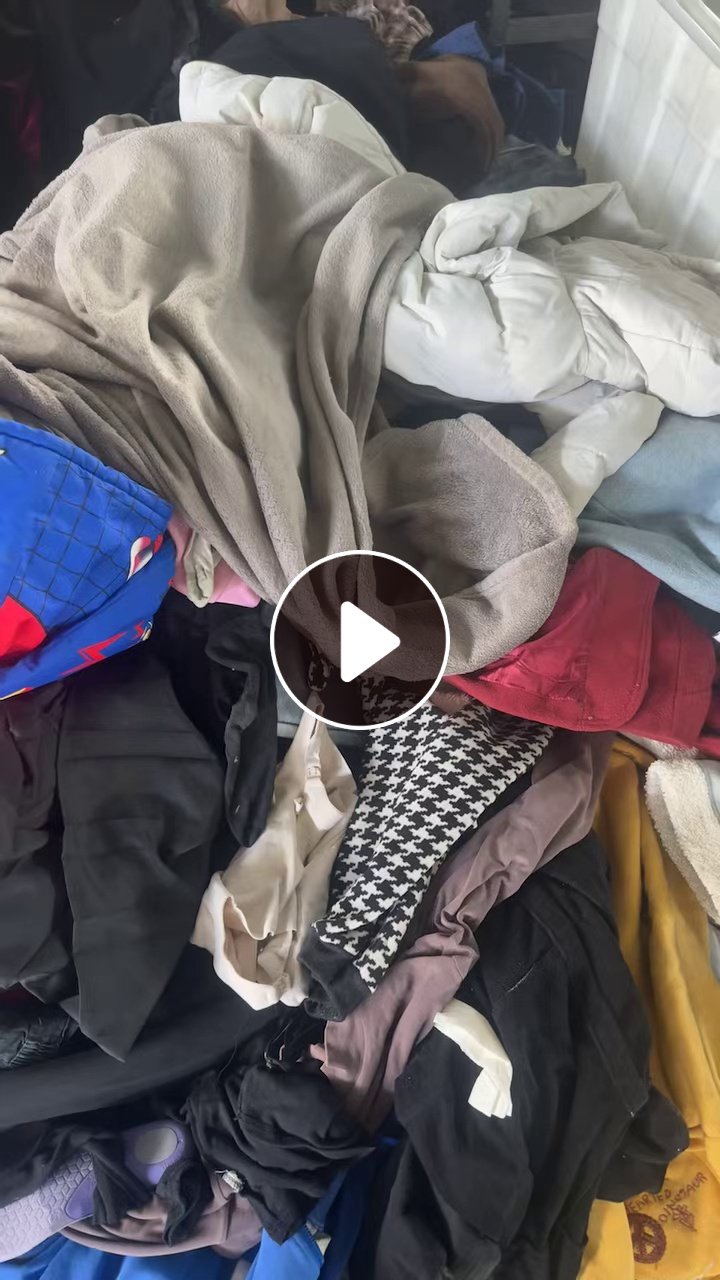 长期出售旧衣服黑料，旧衣服开花料，现货十五吨左右，货在河北邯郸