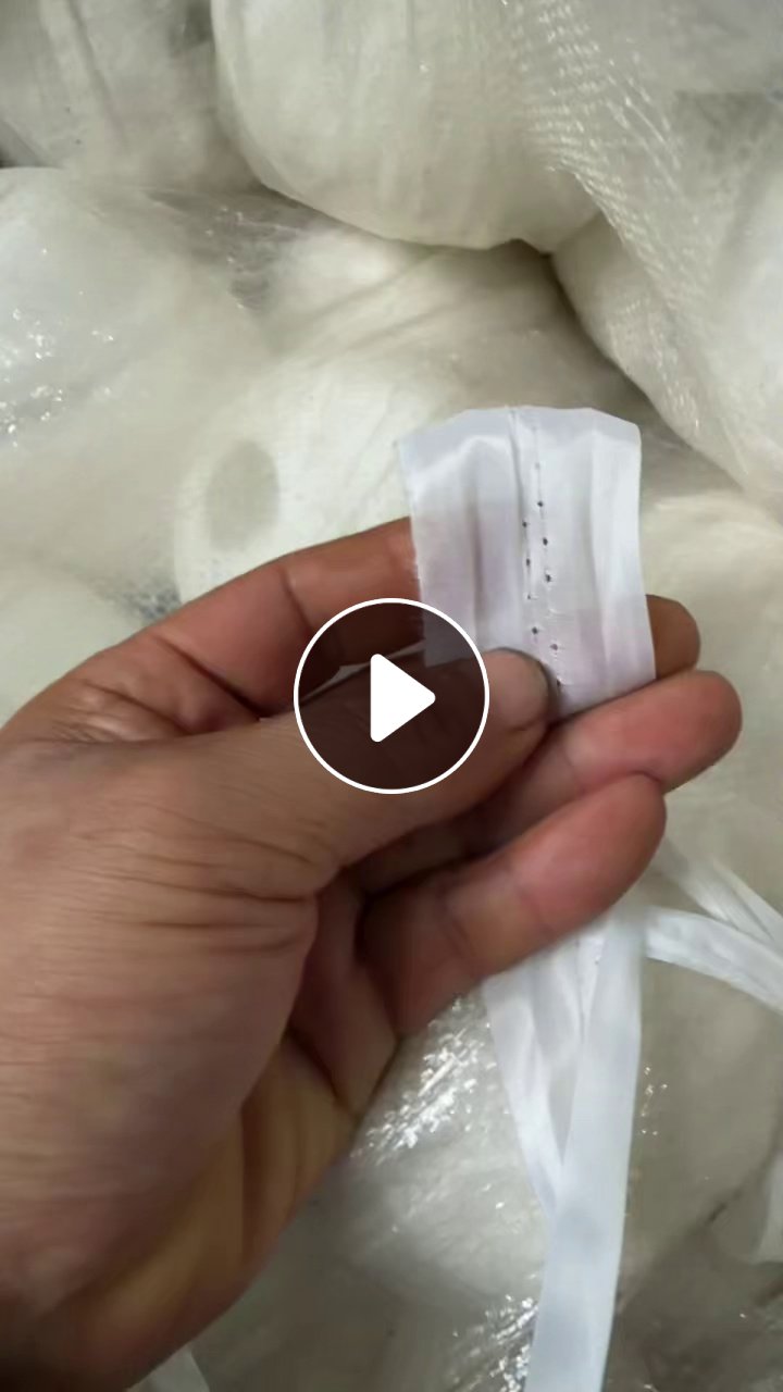 长期出售切边厂下来的涤纶布条，涤纶盘料，现货100吨，在江苏苏州